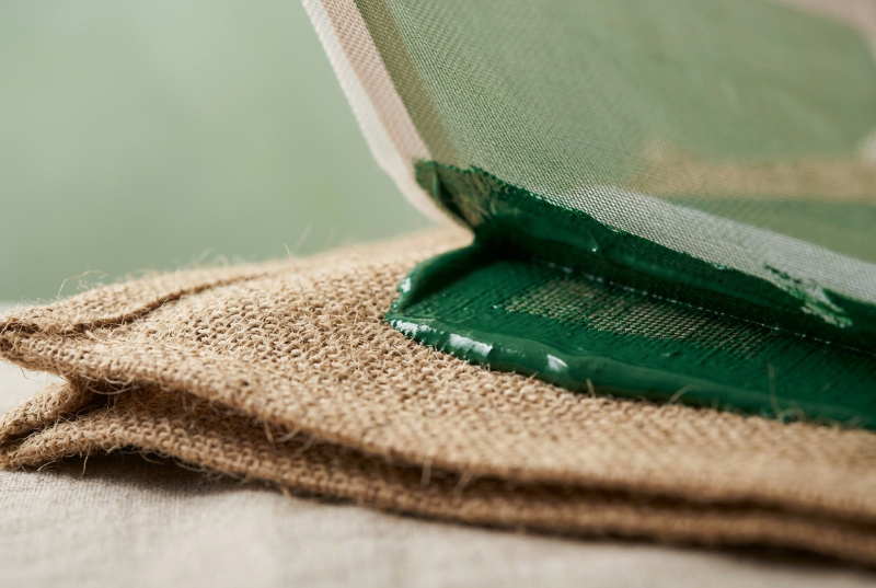 Jute-fabric-screen-printing-ink-mesh-detail